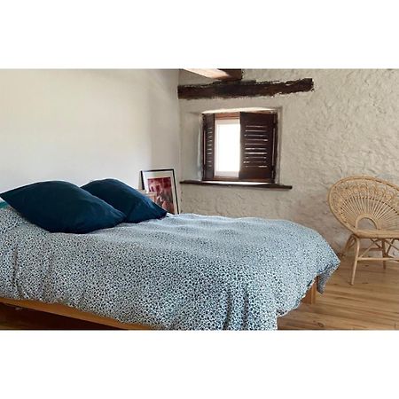 Chambre Triple Deluxe - Gite De La Louve Fougax-et-Barrineuf Ngoại thất bức ảnh